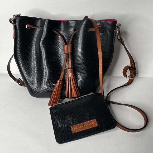 Dooney & Bourke Serena Drawstring Bucket Bag Crossbody With Wristlet Black Pink - Picture 1 of 13